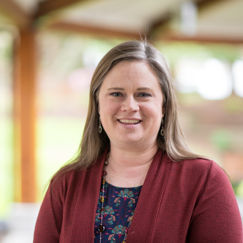 Lindsay Boswell headshot