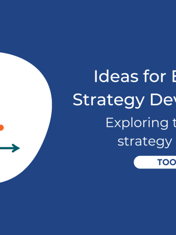 Blog feature image in a blueberry color with a white circle on the left. In the circle is a graph with orange dots and inbetween an arrow pointing down. The title says "Ideas for Effective Strategy Development: Exploring the art of strategy design"